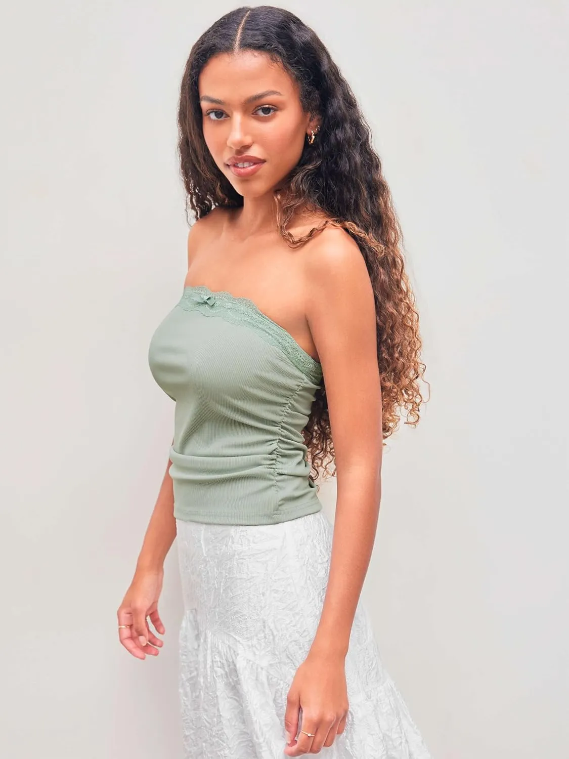 CIDER Lace Trim Tube Tops for Women Strapless Ribbed Ruched Going Out Tops Crop Top for Summer 2025